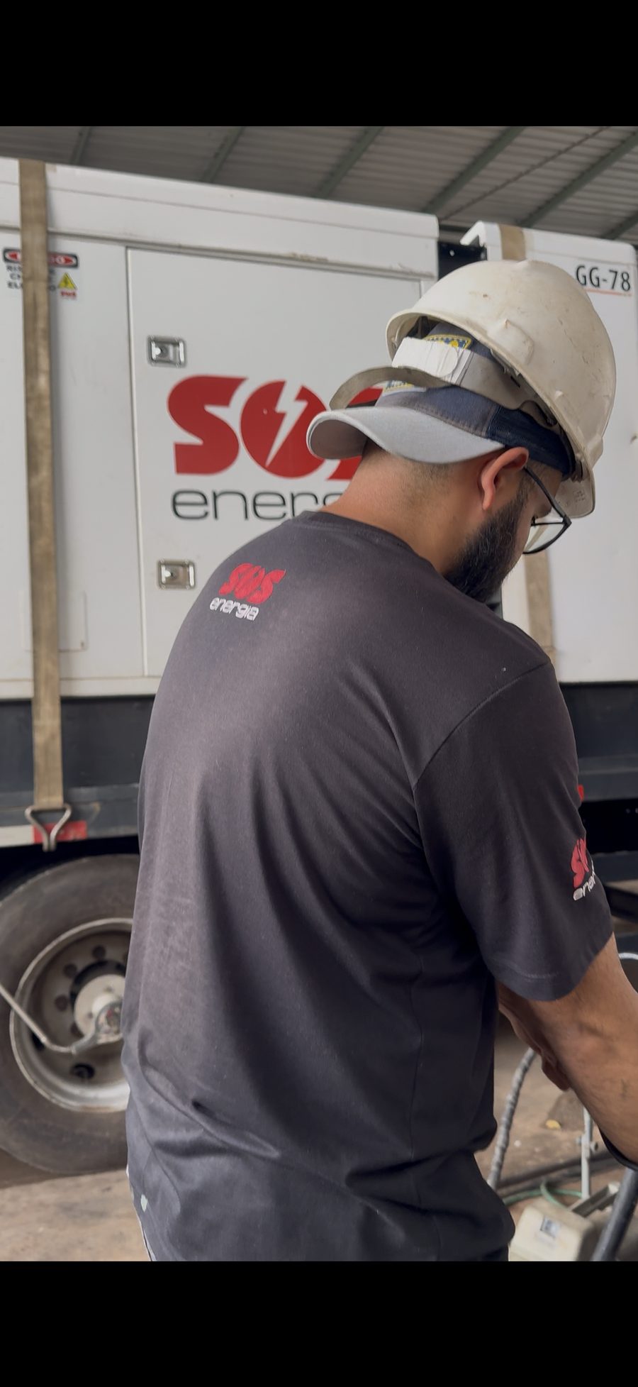 Técnico SOS Energia em operação